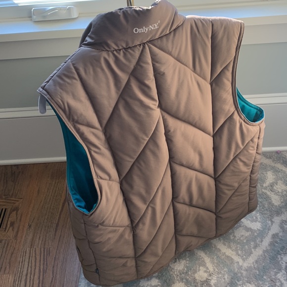 OnlyNY Puffy Vest; dark tan; teal interior lining; size Small; Unisex - Picture 6 of 12